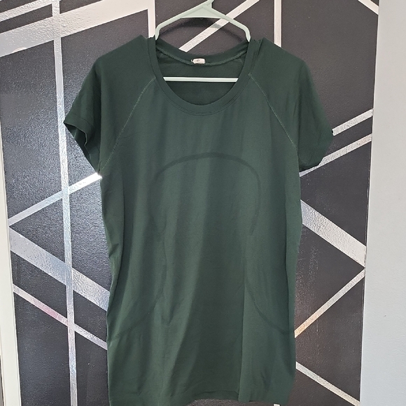 lululemon athletica Forest Green Short Sleeve Tee - Picture 1 of 6